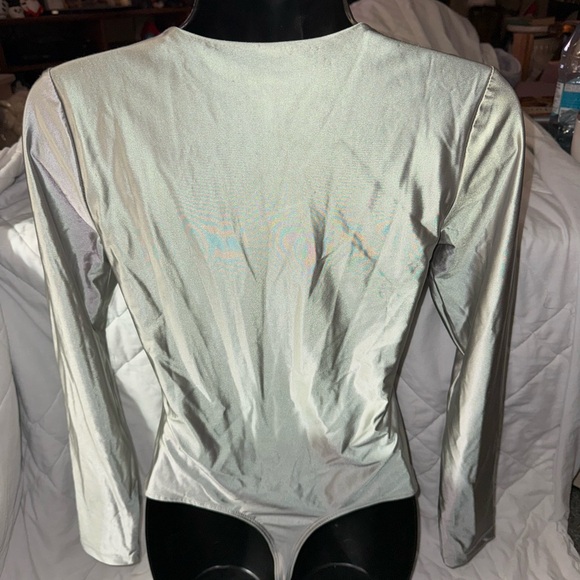 House Of Harlow 1960 Brand New Bella Long Sleeve V-Neck Bodysuit - Picture 3 of 9